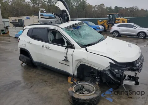 2020 Jeep Compass Latitude z USA, uszkodzony, nr VIN 3C4NJCBB6LT247162